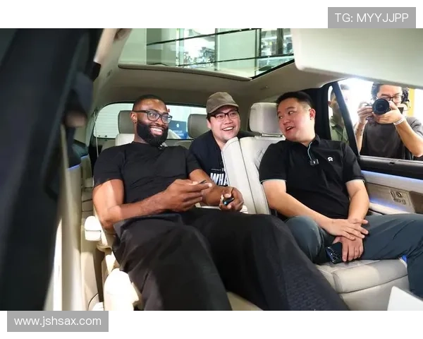 杰伦·布朗突破创造空位投篮效率提升显著拉开防守差距